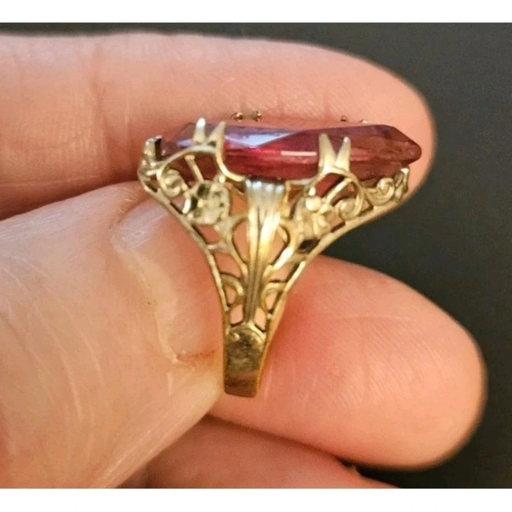 Vintage Ladies Silver Tone Filagree With Simulated Ruby Stone (644)